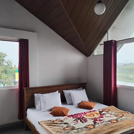 Creek View Hotel *