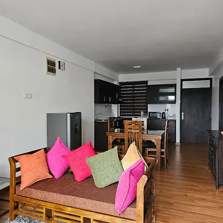 Cozy View 2 Bedroom With Kitchen Apartment