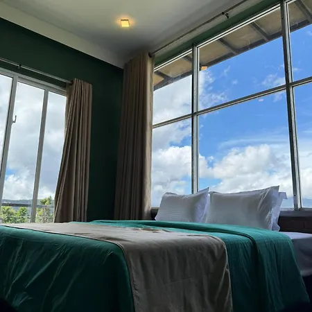 Hotel Cloudscape Breeze