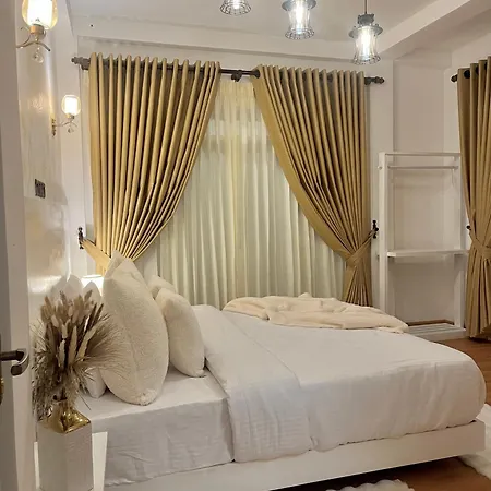 Inn Seeming *