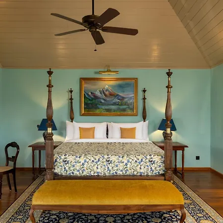 Uga Halloowella Hotel
