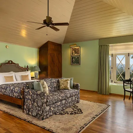 Uga Halloowella Hotel 5*