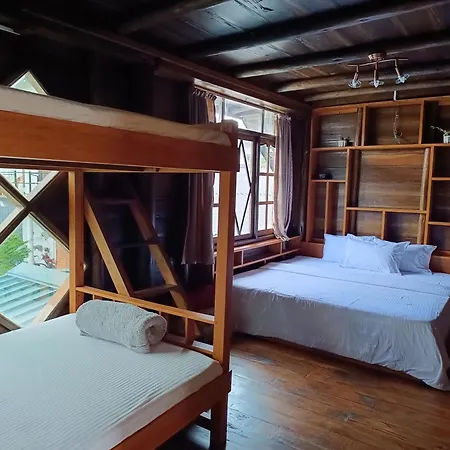 Rc Quirky Wood House *