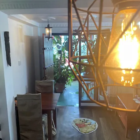Redwood Guest house *