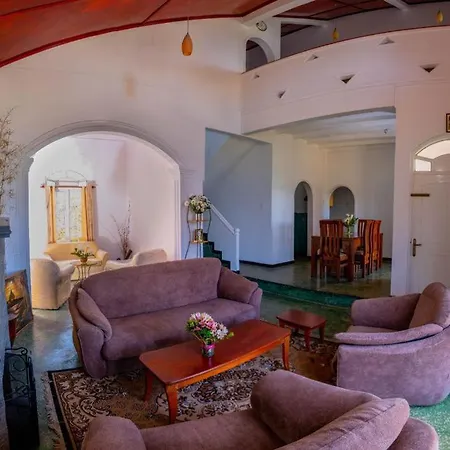 Grand Trillium View & Garden Retreat Family Friendly Stay, A Modern And Peaceful Escape In The Beautiful Surroundings Of Villa Nuwara Eliya
