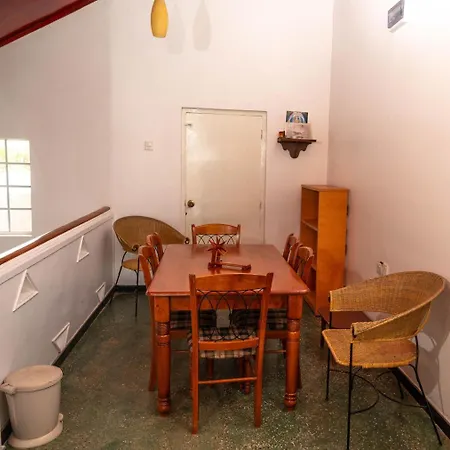Villa Grand Trillium View & Garden Retreat Family Friendly Stay, A Modern And Peaceful Escape In The Beautiful Surroundings Of *