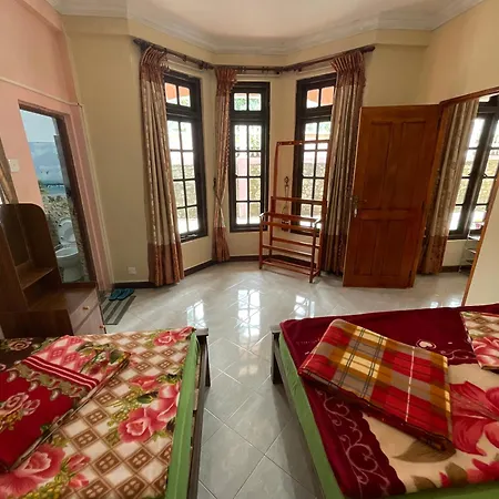 Guest house Mist - With Attached Bathrooms Nuwara Eliya