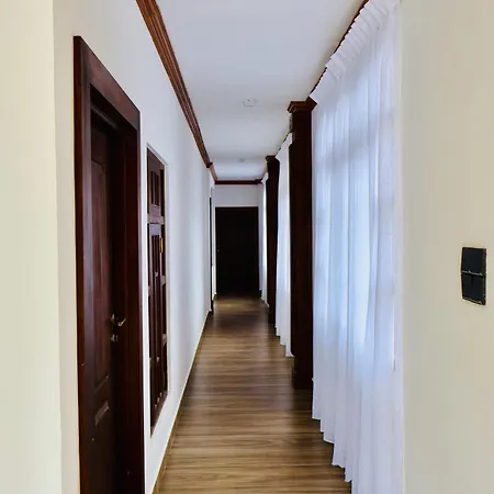 Winchester Hotel *