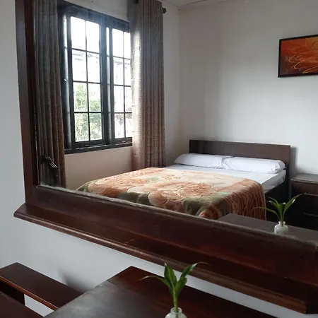 Nuwara Eliya Homestay *