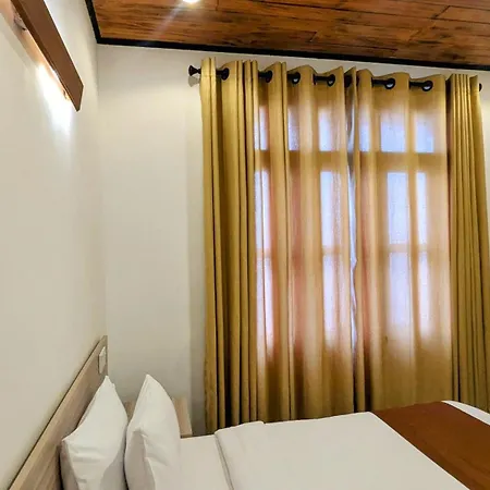 Queens Gregory - Nuwara Eliya