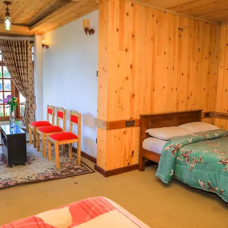 Single Tree Hotel *