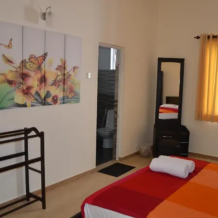 Bed & Breakfast Hide Out Hills *