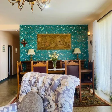 Villa Como Bed & Breakfast *