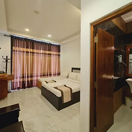 Rich Hotel