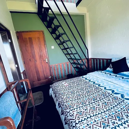 Rustique House Dbl Homestay Nuwara Eliya