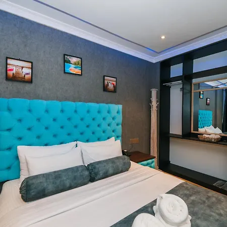 Baron Luxury Boutique Hotel *