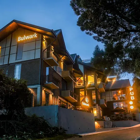 Hotel Bulwark *