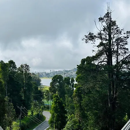 Misty Mountains * Nuwara Eliya