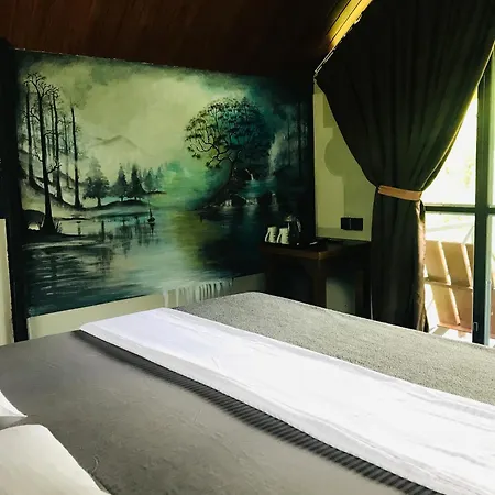 Grounder's River Apartment