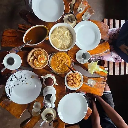 The Paulwood Caban & Cafe Timeless Brew Guest house Nuwara Eliya