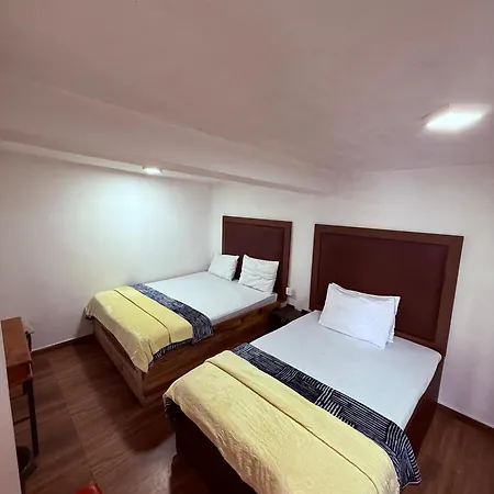 Shiny Cot Full Villa Nuwara Eliya