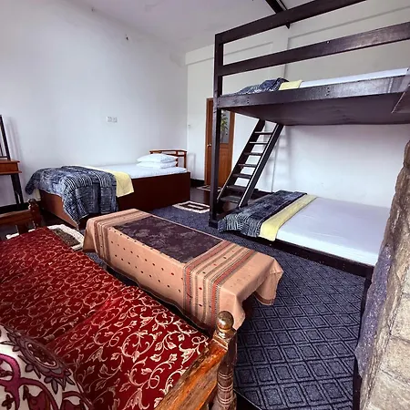 Villa Shiny Cot Full