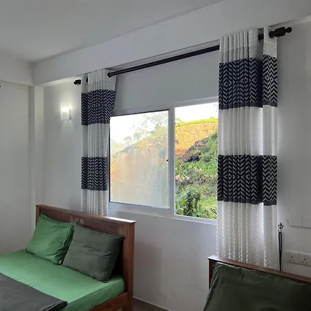 Crimple Hotel Nuwara Eliya