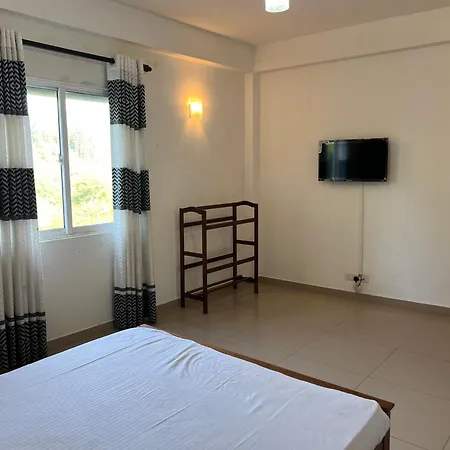 Crimple Hotel Nuwara Eliya