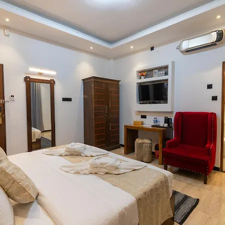 Twin Red - Luxury With Mountain View Hotel