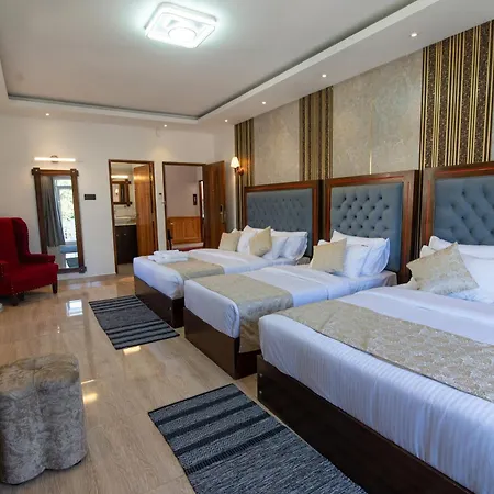 Twin Red - Luxury With Mountain View * Nuwara Eliya
