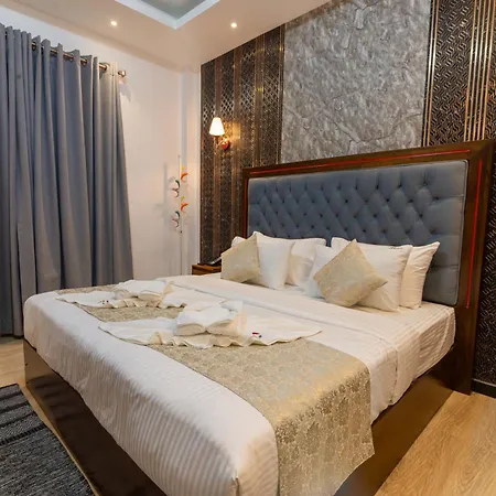 Hotel Twin Red - Luxury With Mountain View *