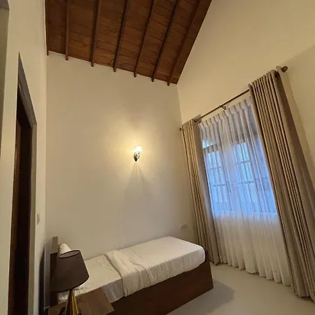 Collingwood Queen - Boutique * Nuwara Eliya