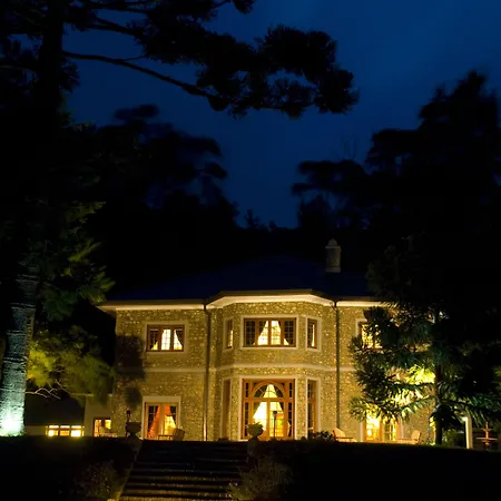 Hotel Jetwing Warwick Gardens, A Luxury Reserve