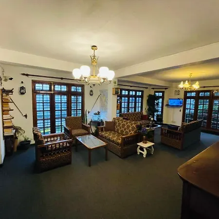 New Royal Mount Homestay *