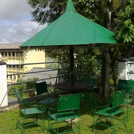 Royal Mount Hotel & Restaurant *