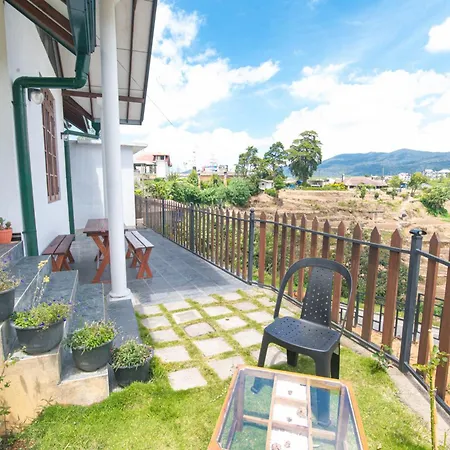 Guest house The Peak Nest *