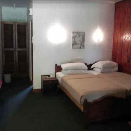 Hotel Golf Club Nuwara Eliya