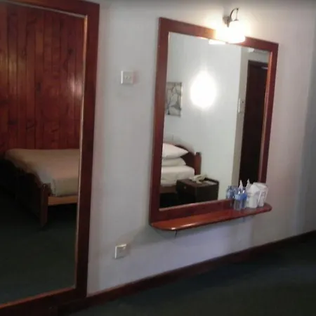 Hotel Golf Club Nuwara Eliya