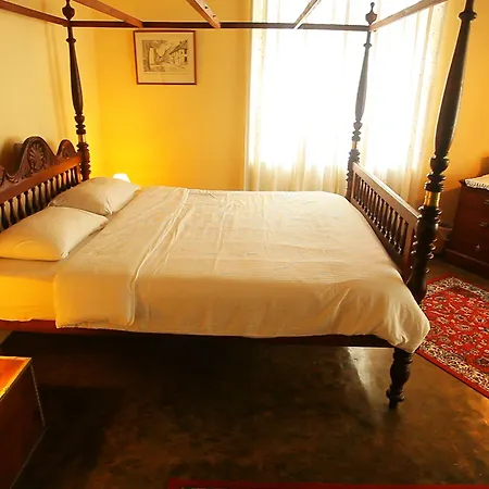 Senani Colonial Villa *