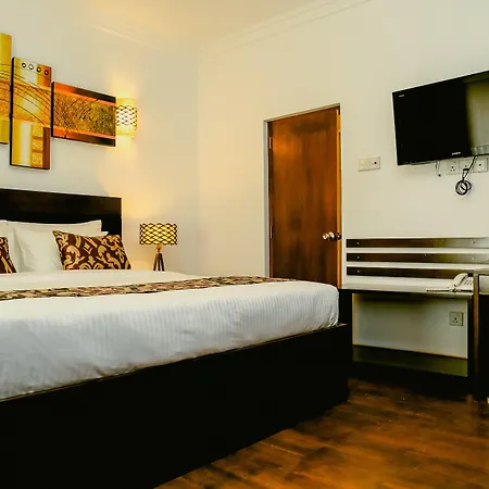 Blue Meadows Nuwaraeliya Hotel 3*