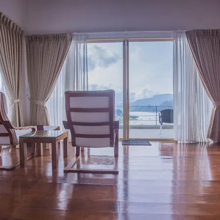 Villa Serenus Boutique *