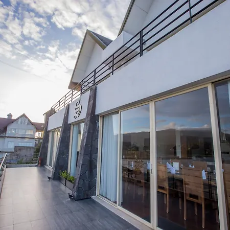 Serenus Boutique Villa *