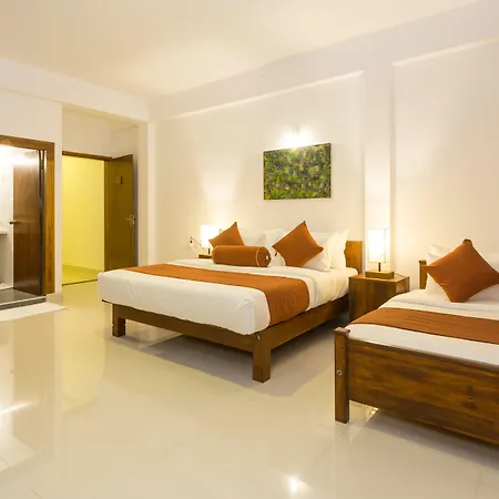 Hotel Grand Camellia 2*