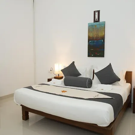 Hotel Grand Camellia 2*