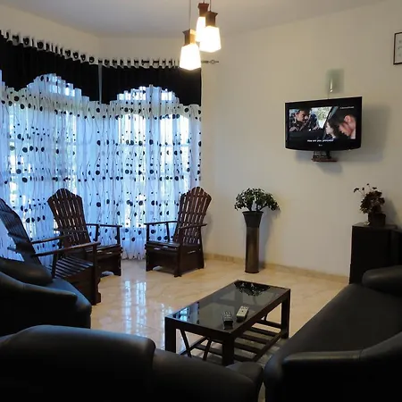 Hill Crest Residency Guest house Nuwara Eliya