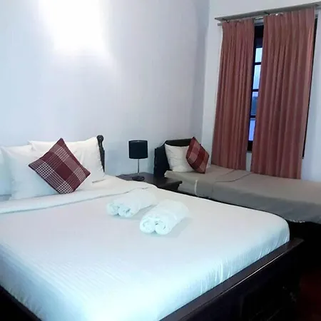 Sanctuary Hills 3*