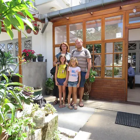 Guest house Carnation Rest