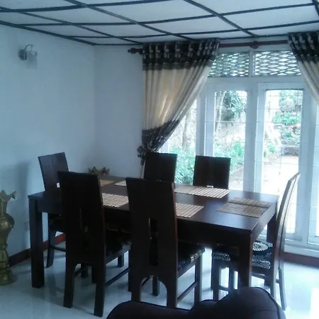 Aerizo Tours & 4* Nuwara Eliya