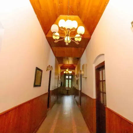 Alpine Hotel Nuwara Eliya