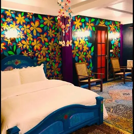 Serendipity Artistic By Heidis Guest house Nuwara Eliya
